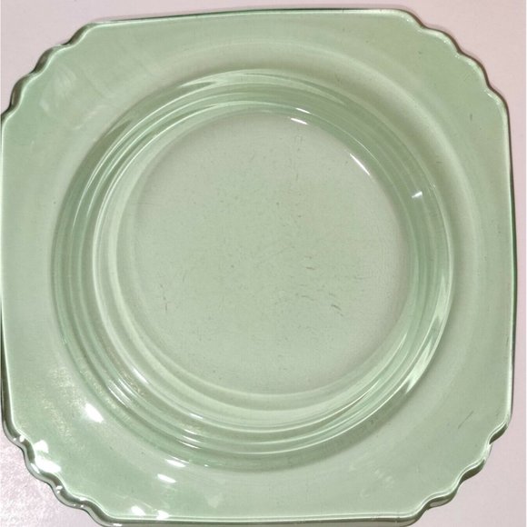Vintage Green Depression Uranium Vaseline Glass 7x1/2" Plate Rounded Corners - Picture 7 of 10